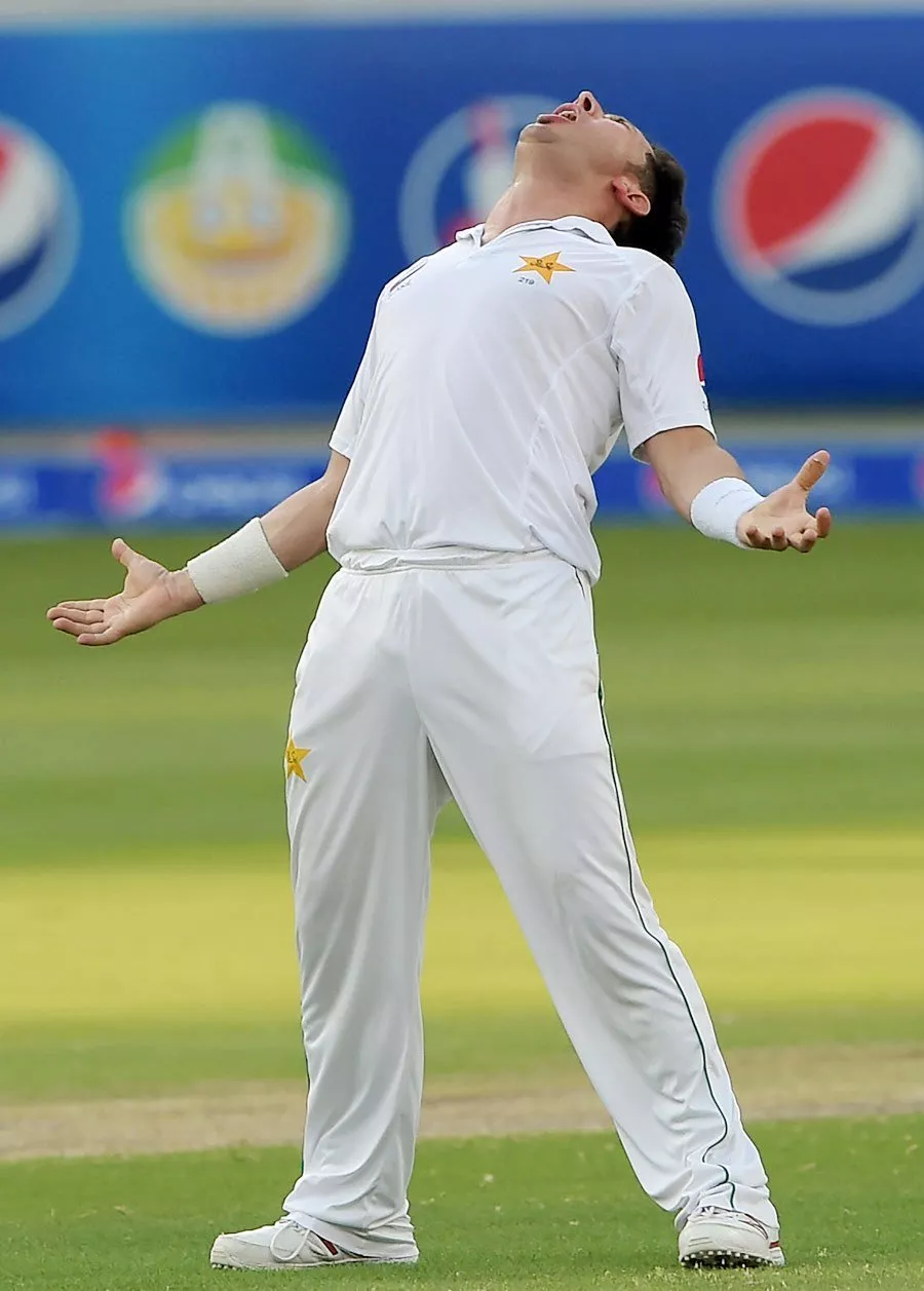 yasir shah relishes his 100th test scalp photo afp yasir shah relishes his 100th test scalp photo afp