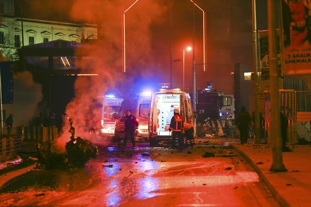 police arrive at the site of an explosion in central istanbul turkey december 10 2016 photo reuters police arrive at the site of an explosion in central istanbul turkey december 10 2016 photo reuters