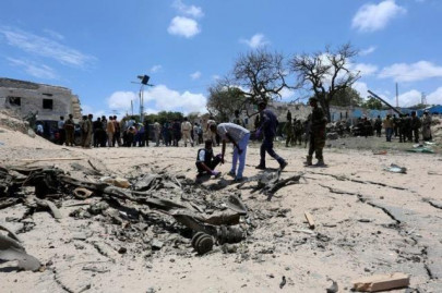 suicide car bomb at somalia port kills at least four police suicide car bomb at somalia port kills at least four police