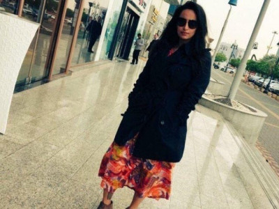 saudi police detain young woman for removing abaya saudi police detain young woman for removing abaya
