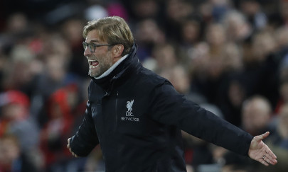 klopp slams neville brothers over karius criticism