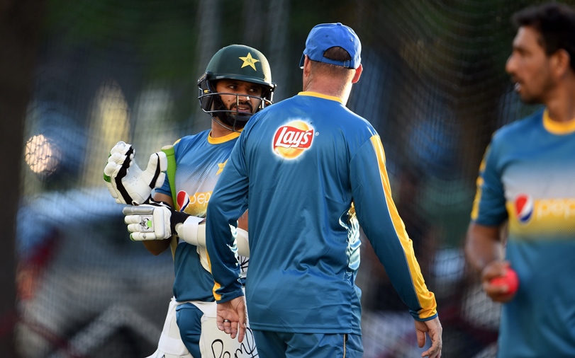 pakistani batsman azhar ali l gets ready to bat during the net practice session at gabba in brisbane on december 14 2016 on the eve of a day and night cricket test match against australia photo afp