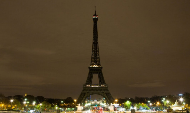 the tower typically illuminated by thousands of sparkling lights every night will go dark as of 8 pm photo twitter anne hidalgo the tower typically illuminated by thousands of sparkling lights every night will go dark as of 8 pm photo twitter anne hidalgo