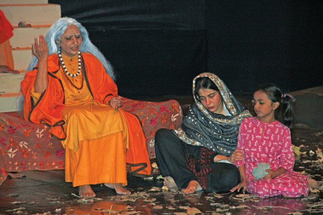 artists perform in stage dramas of ajoka theatre at pnca photos express artists perform in stage dramas of ajoka theatre at pnca photos express