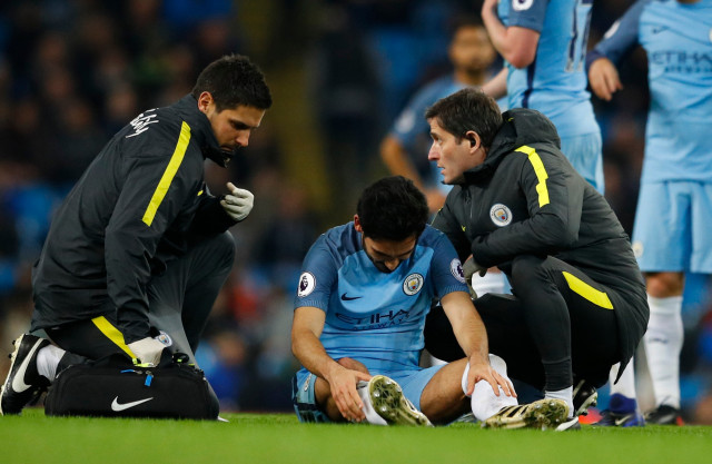 manchester city 039 s ilkay gundogan receives treatment after sustaining a injury during match against watford on december 14 2016 photo reuters manchester city 039 s ilkay gundogan receives treatment after sustaining a injury during match against watford on december 14 2016 photo reuters