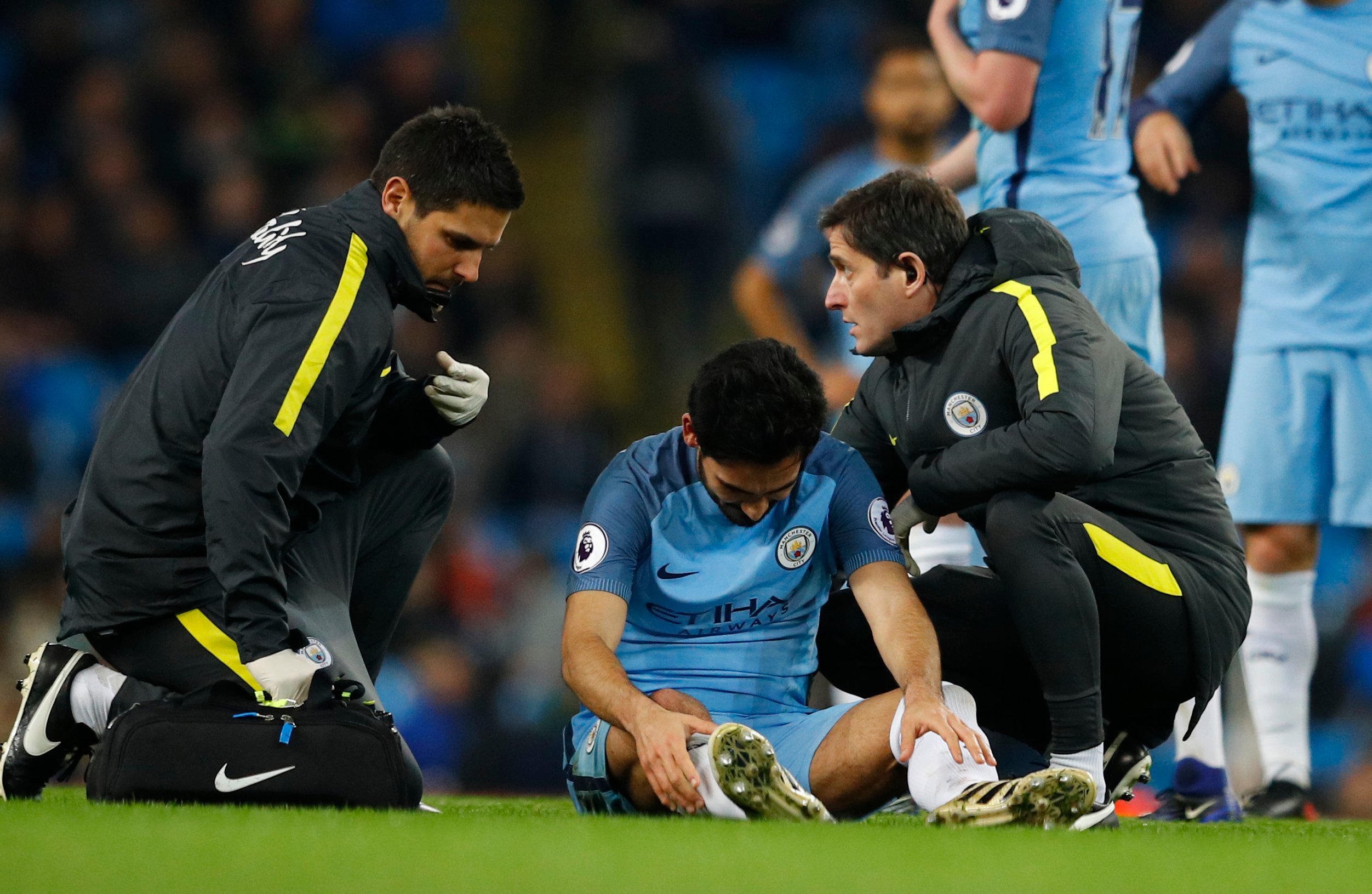 manchester city 039 s ilkay gundogan receives treatment after sustaining a injury during match against watford on december 14 2016 photo reuters