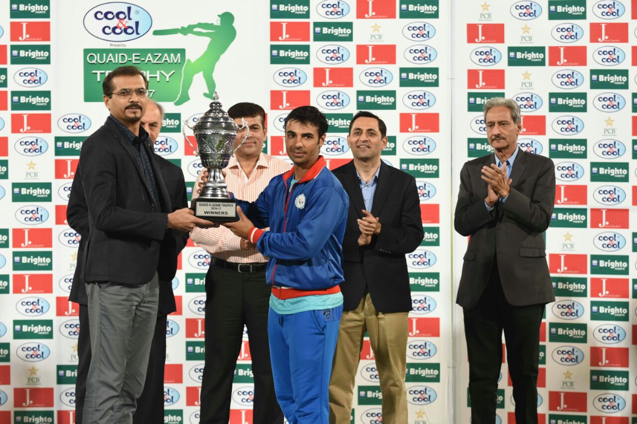 wapda captain salman butt holding winning trophy after quaid e azam trophy triumph on december 15 2016 photo courtesy pcb