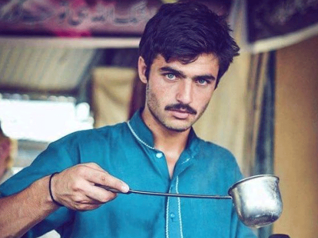 chai wala arshad khan all set to leave for england for debut film project