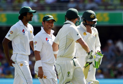 shane warne frustrated by yasir shah s negative tactics shane warne frustrated by yasir shah s negative tactics
