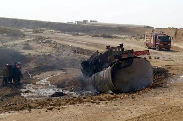fire broke out in an oil tanker after an accident on the super highway on december 17 2016 photo express fire broke out in an oil tanker after an accident on the super highway on december 17 2016 photo express