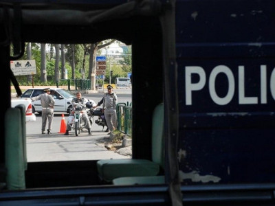 man accuses cops of being in cahoots with car thieves man accuses cops of being in cahoots with car thieves