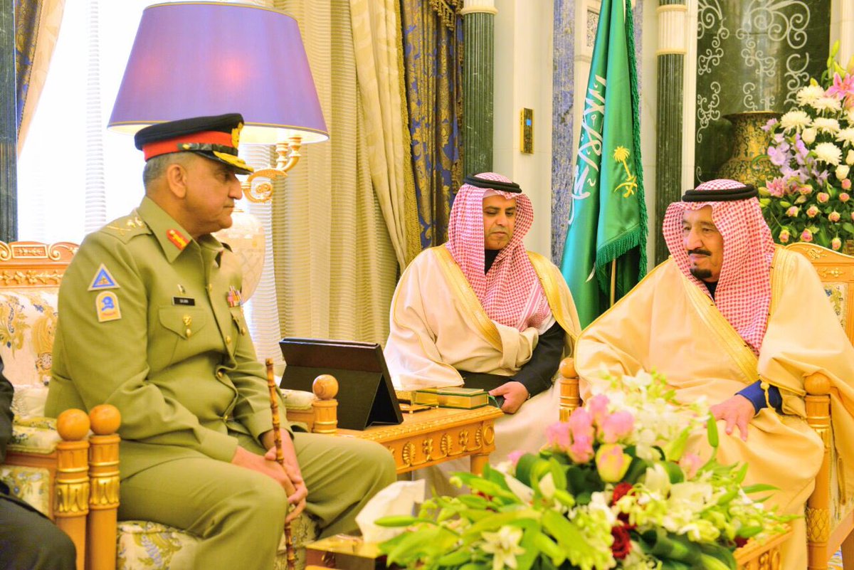 army chief general bajwa meets saudi king salman bin abdul aziz during a visit to the kingdom on december 18 2016 photo ispr