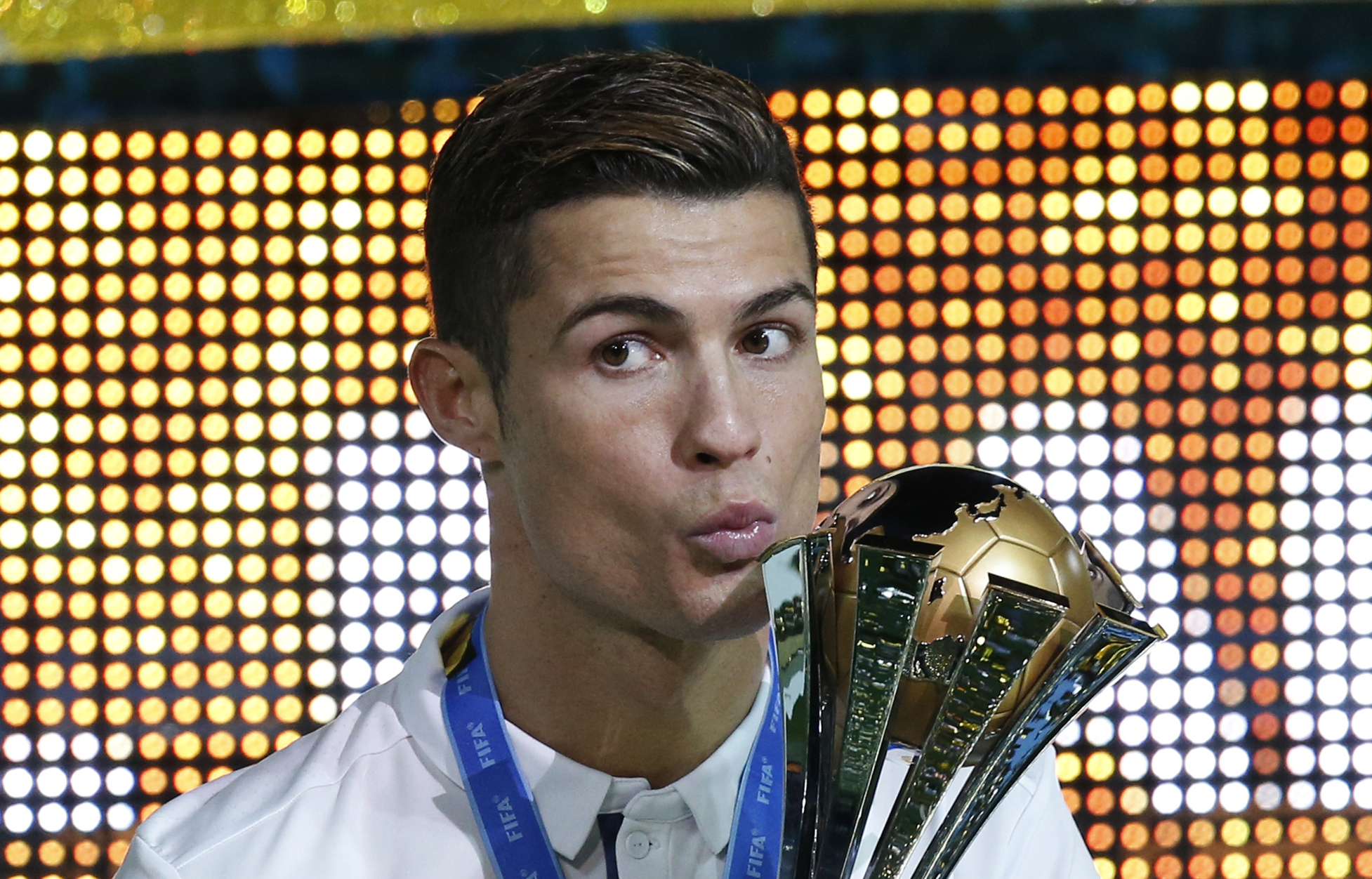 real madrid 039 s cristiano ronaldo celebrates winning the fifa club world cup final with the trophy on december 18 2016 photo reuters