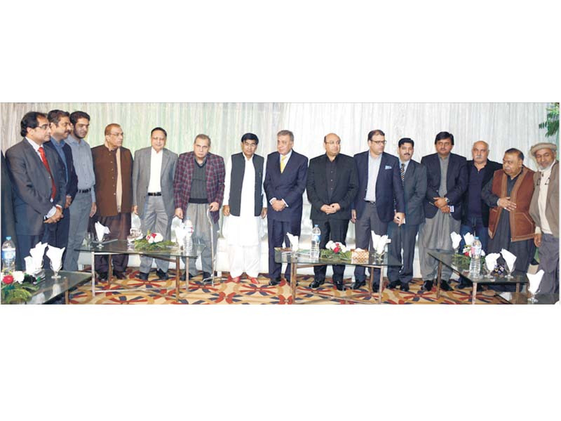 provincial minister for information and culture mian mujtaba shujaur rehman stands along with cpne president zia shahid cpne secretary general aijazul haque cpne senior vice president shaheen qureshi vice president and chairman cpne punjab committee rehmat ali razi cpne joint secretary irfan athar qazi senior journalists mujeebur rehman shami arif nizami jameel athar qazi kazim khan syed mumtaz shah ayaz khan naveed choudhry nadeem choudhry syed intizar hussain zanjani and others stand for a group photo photo express