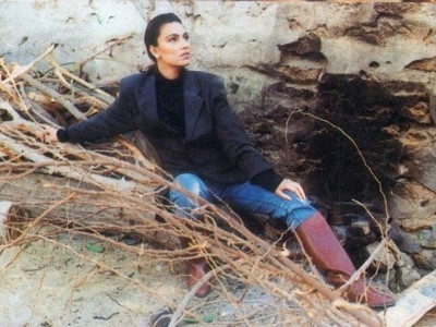 how atiya khan left modeling to find peace at lal shahbaz qalandar s shrine