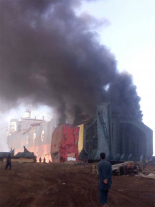 fire breaks out at gadani shipbreaking yard