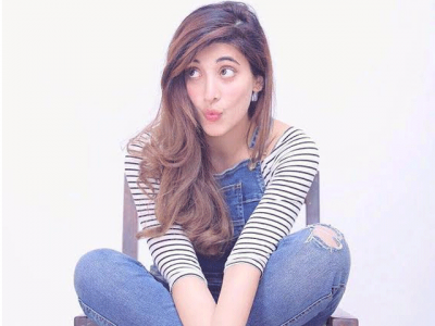 urwa hocane gets trolled for awkward christmas selfie urwa hocane gets trolled for awkward christmas selfie