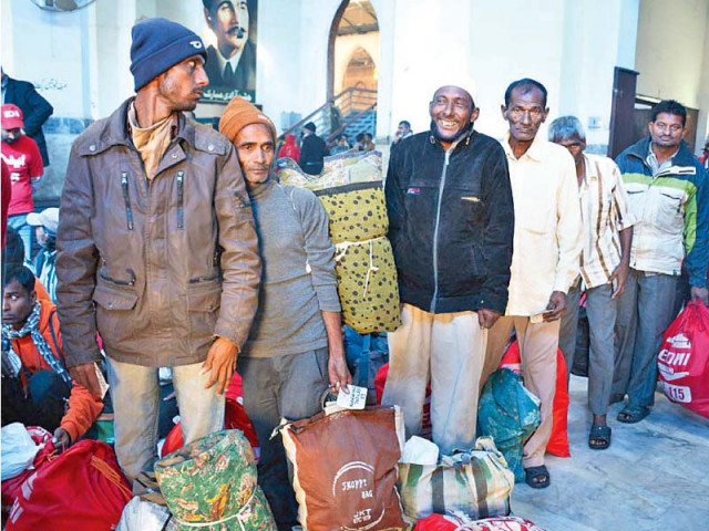 edhi foundation arranged food travel expenses and a special train from karachi to lahore for the freed fishermen photo online edhi foundation arranged food travel expenses and a special train from karachi to lahore for the freed fishermen photo online