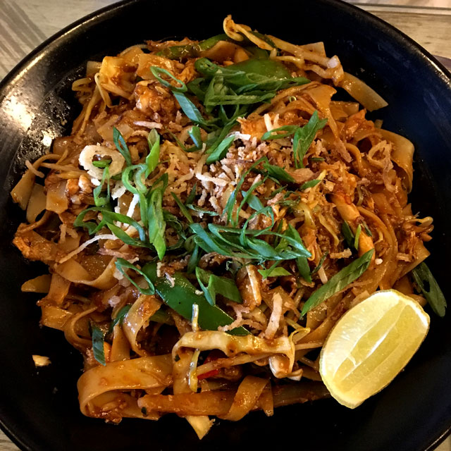 oriental spicy noodle bowl