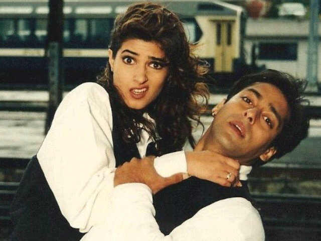 Salman Khan fans learn not to mess with Twinkle Khanna the hard way