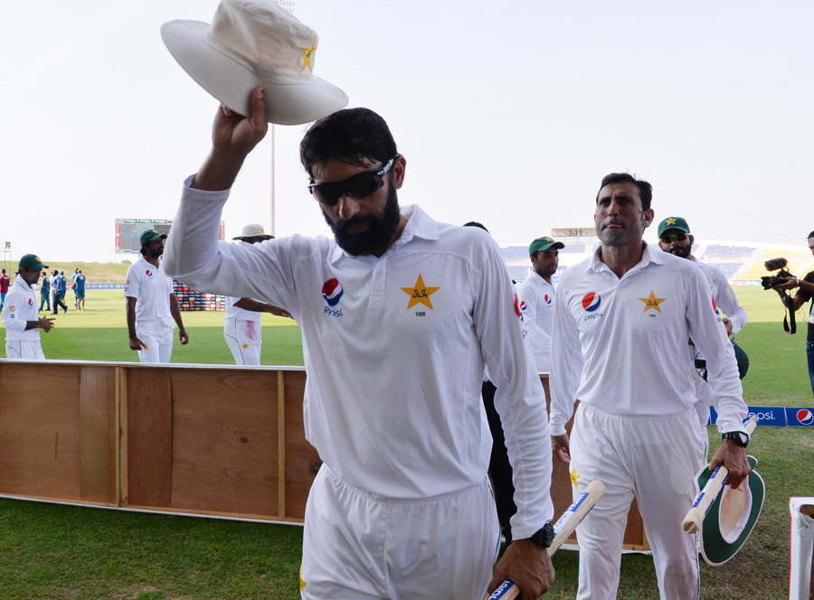pakistan test captain hits at retirement after his team 039 s defeat in the second test against australia photo afp