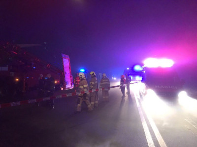 pole arrested after airliner makes emergency landing in prague pole arrested after airliner makes emergency landing in prague