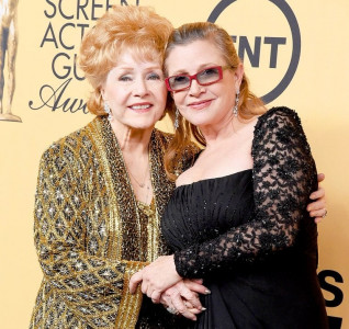 debbie reynolds and daughter carrie fisher to be buried side by side debbie reynolds and daughter carrie fisher to be buried side by side