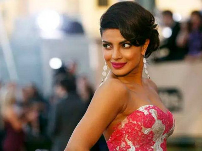 priyanka chopra to present at golden globe awards priyanka chopra to present at golden globe awards