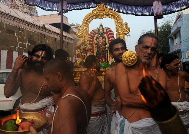 facebook brings home india 039 s stolen idols photo afp facebook brings home india 039 s stolen idols photo afp