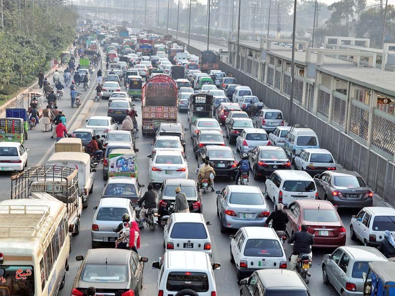 gridlocks grind lahore traffic to a halt on taseer s death anniversary
