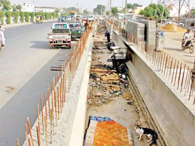 the ongoing construction of the shafeeq morr bridge has led to traffic congestion on the roads leading to it photo file the ongoing construction of the shafeeq morr bridge has led to traffic congestion on the roads leading to it photo file