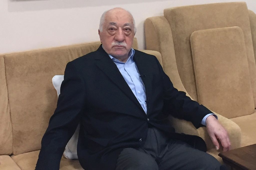 turkish cleric and opponent to the erdogan regime fethullah g len is seen in july 2016 at his residence in saylorsburg pennsylvania photo afp