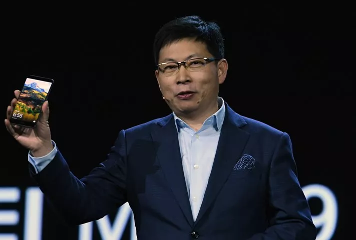ceo of huawei consumer business group richard yu introduces the huawei mate 9 phone as he delivers a keynote address at ces 2017 at the venetian las vegas on january 5 2017 in las vegas nevada photo afp ceo of huawei consumer business group richard yu introduces the huawei mate 9 phone as he delivers a keynote address at ces 2017 at the venetian las vegas on january 5 2017 in las vegas nevada photo afp