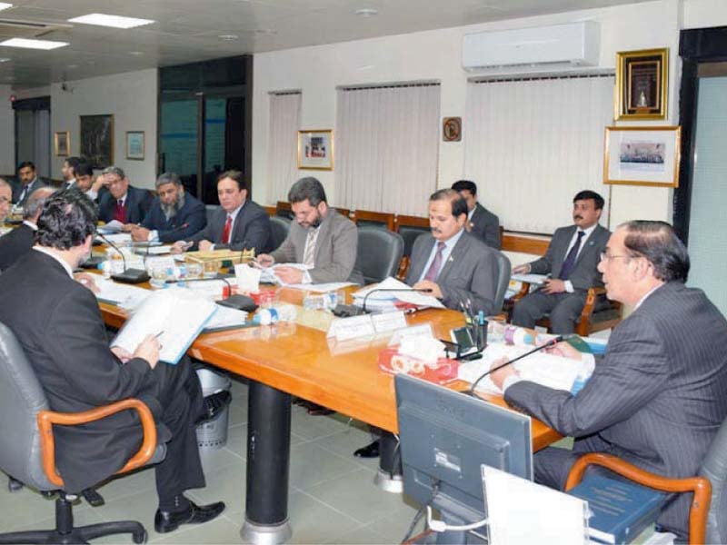 nab chief qamar zaman chaudhry chairs a meeting at the bureau s headquarters photo pr