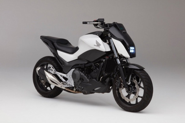honda unveiled its riding assist technology which leverages honda s robotics technology to create a self balancing motorcycle that greatly reduces the possibility of falling over while the motorcycle is at rest photo honda honda unveiled its riding assist technology which leverages honda s robotics technology to create a self balancing motorcycle that greatly reduces the possibility of falling over while the motorcycle is at rest photo honda