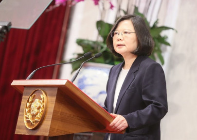 taiwan president heads to us as beijing watches