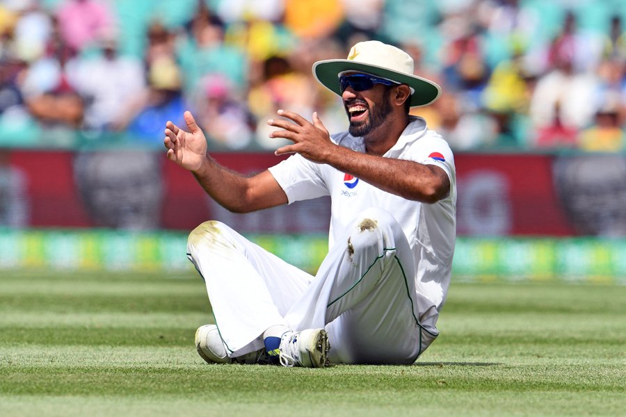 dismal pakistan s bowling failed to impress in the three match test series with each and every bowler struggling to find his feet in australia photo afp