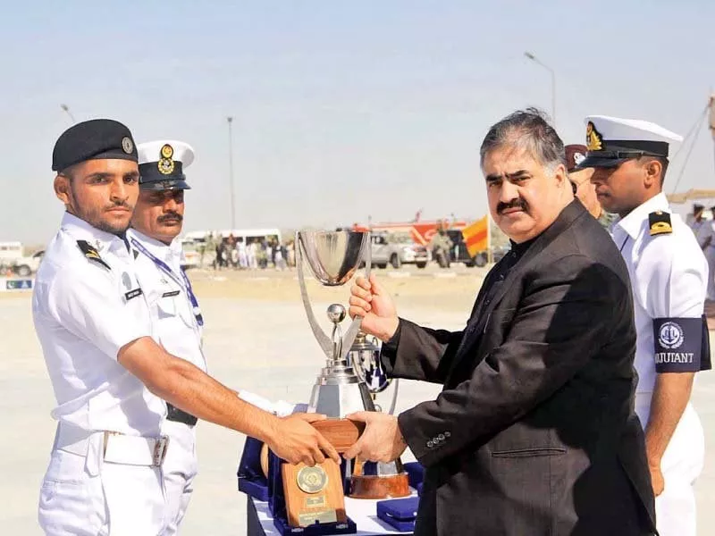 cm balochistan sanaullah zehri awards a trophy to a cadet for his outstanding performance at cadet college ormara photo online cm balochistan sanaullah zehri awards a trophy to a cadet for his outstanding performance at cadet college ormara photo online