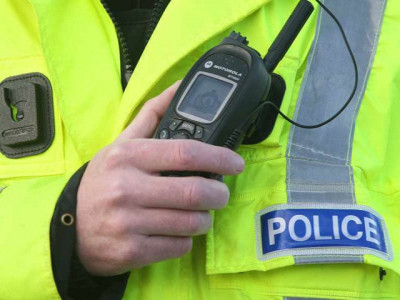 man phones police from roof of speeding car to thwart thief man phones police from roof of speeding car to thwart thief