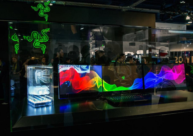 razer 039 s three screened laptop called project valerie photo facebook com razer razer 039 s three screened laptop called project valerie photo facebook com razer