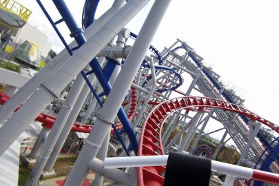 twenty people trapped on australian roller coaster ride twenty people trapped on australian roller coaster ride