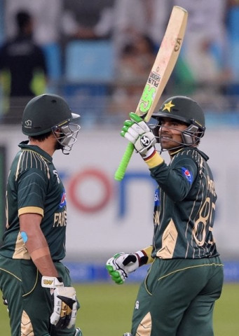 haris sohail acknowledges the crowd photo afp haris sohail acknowledges the crowd photo afp