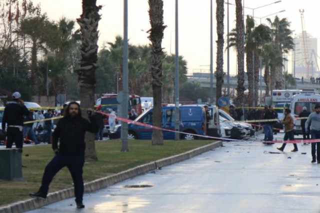 police secure the area after an explosion outside a courthouse in izmir turkey january 5 2017 photo reuters police secure the area after an explosion outside a courthouse in izmir turkey january 5 2017 photo reuters