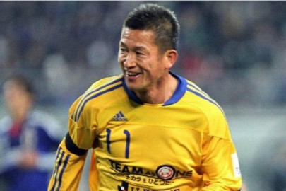 world s oldest active footballer not quitting just yet