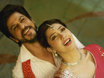 watch mahira srk tie the knot in latest raees song