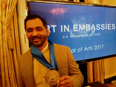 imran qureshi honoured with us state department s medal of arts imran qureshi honoured with us state department s medal of arts