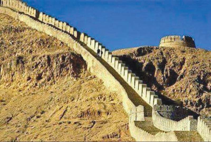 speakers called for the preservation of ranikot fort which is known as the great wall of sindh during the first ever much kachahry event within the premises of the historical site photo courtesy culture department