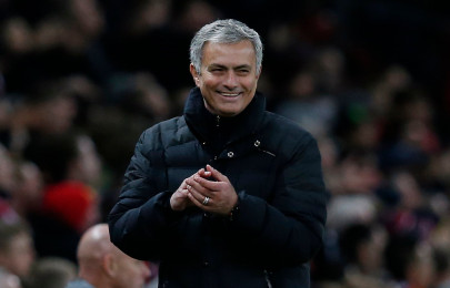 mourinho answers journalist s phone during press conference