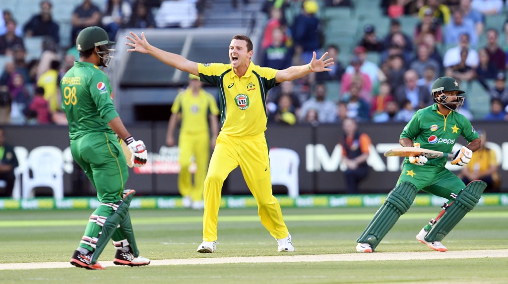 hazlewood says perth 039 s bounce and pace would trouble pakistan photo afp