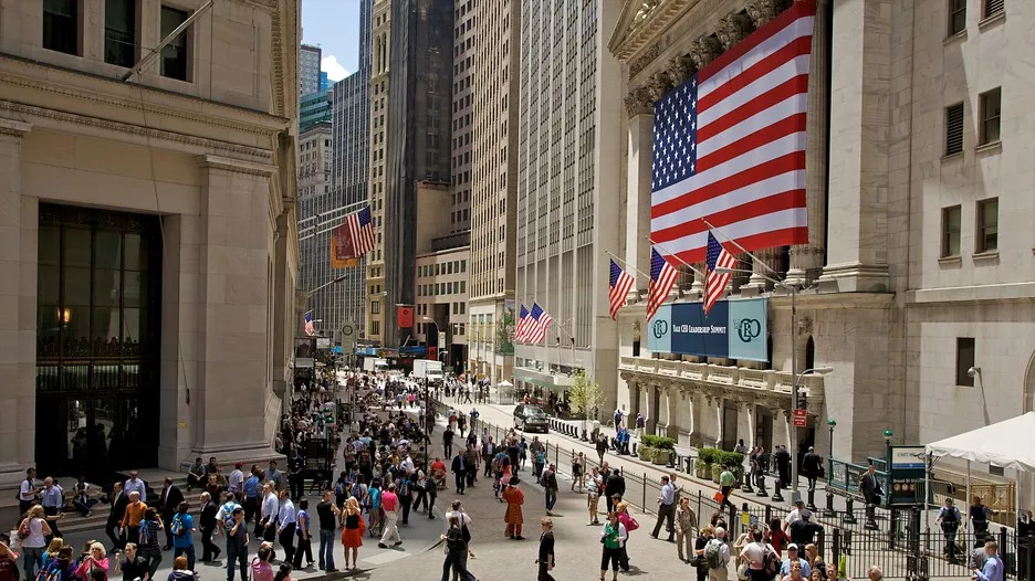 wall street in lower manhattan photo reuters wall street in lower manhattan photo reuters